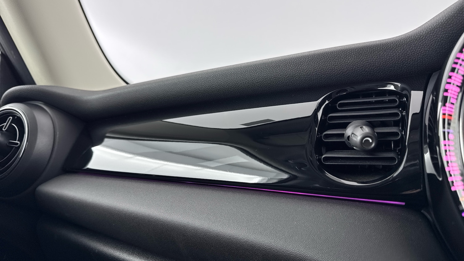 Used MINI Hatch 2023 for sale - 77326733: Photo 30