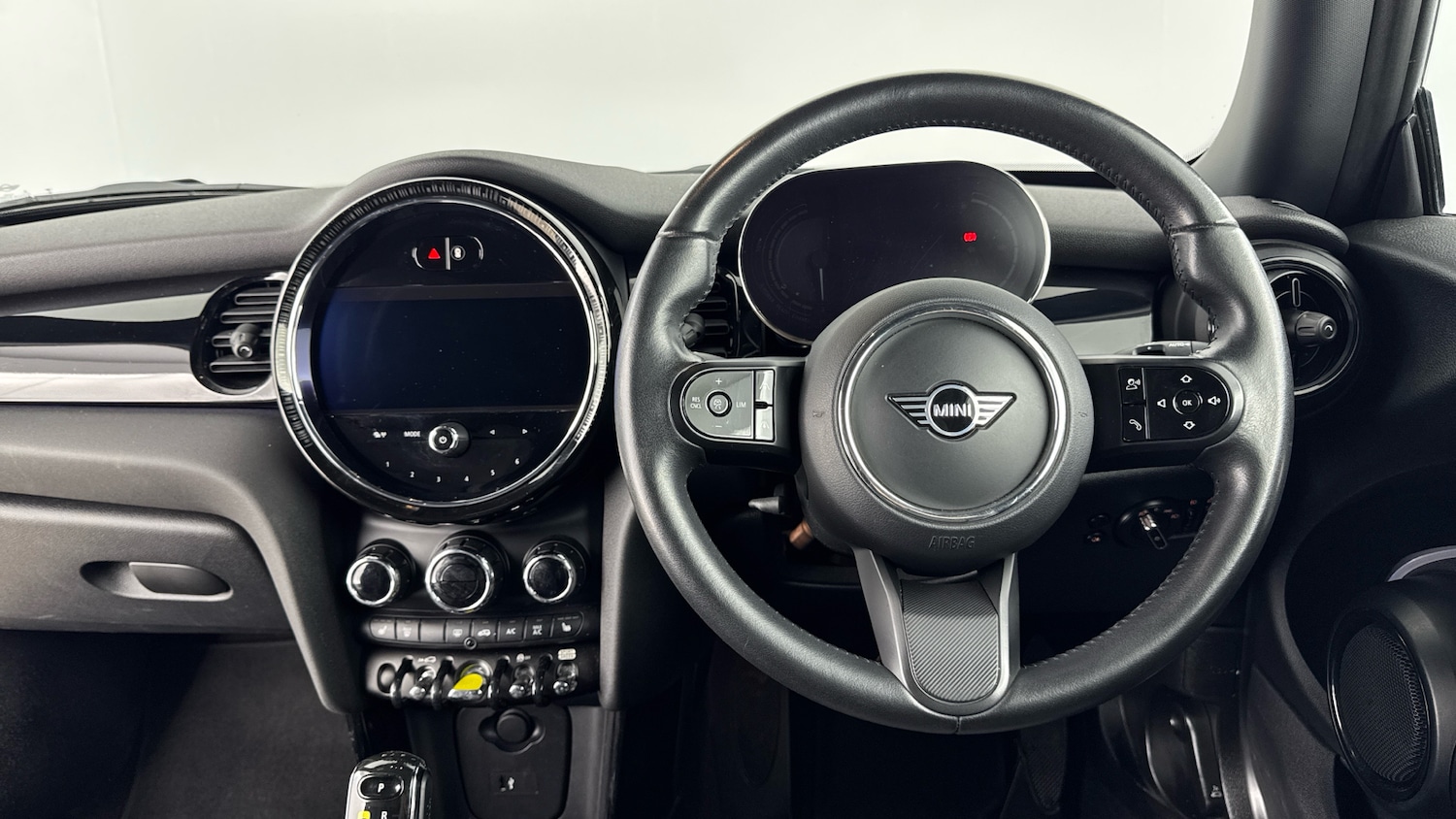 Used MINI Hatch 2021 for sale - 76974160: Photo 5