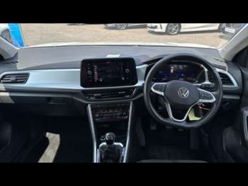 Used Volkswagen T-Roc 2023 for sale - 75025803: Photo
