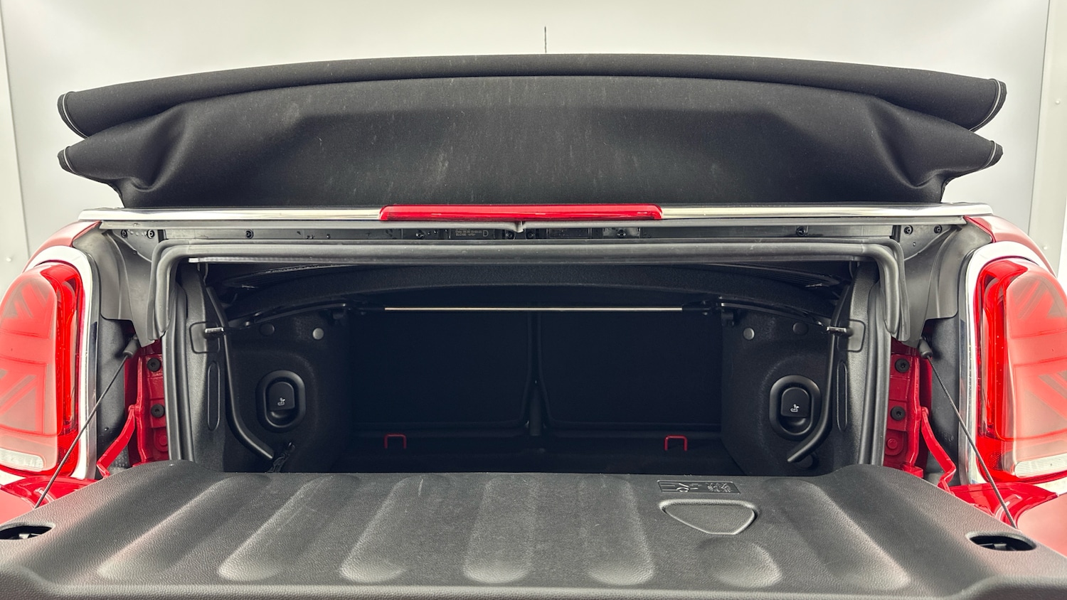 Used MINI Convertible 2023 for sale - 76637569: Photo 13