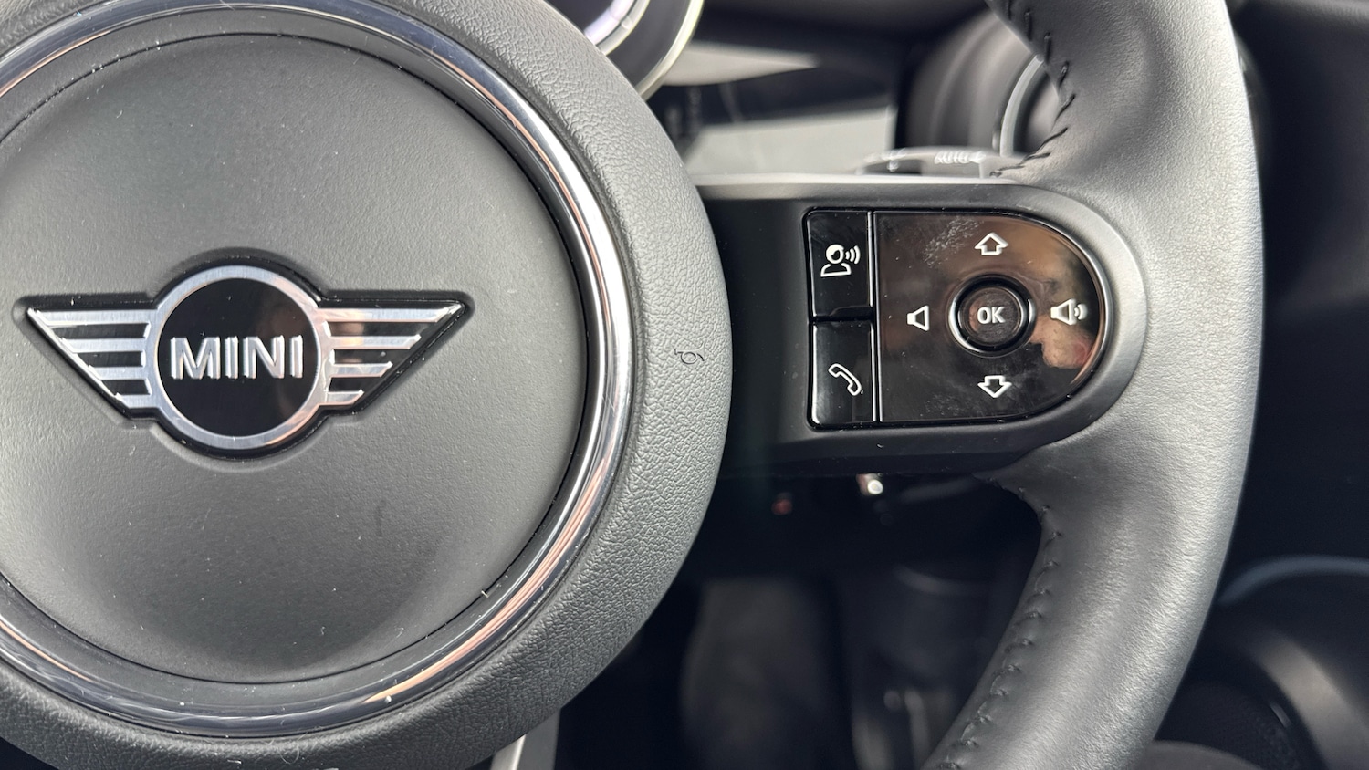 Used MINI Convertible 2023 for sale - 76637569: Photo 18