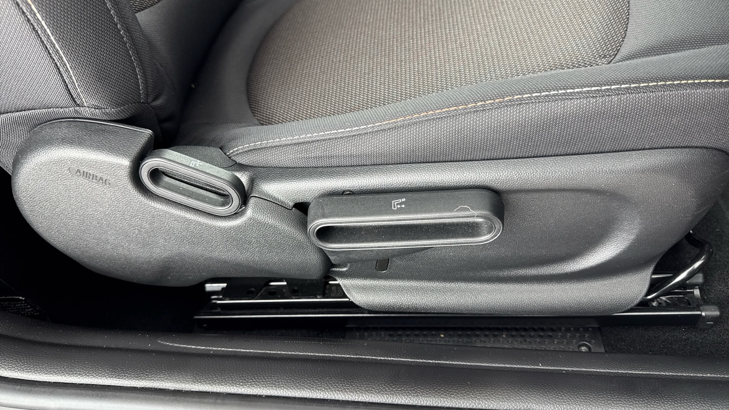 Used MINI Convertible 2023 for sale - 76637569: Photo 35