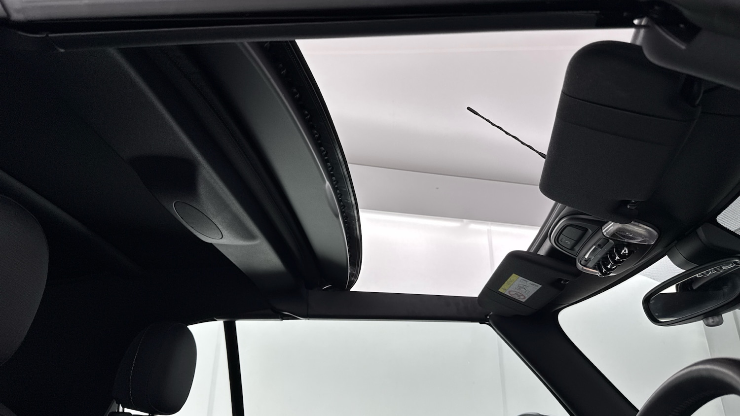 Used MINI Convertible 2023 for sale - 76637569: Photo 47