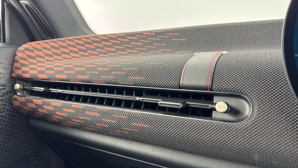 Used MINI Cooper 2024 for sale - 76205439: Photo 32