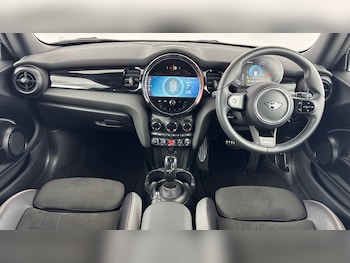 Used MINI Hatch 2023 for sale - 77902310: Photo