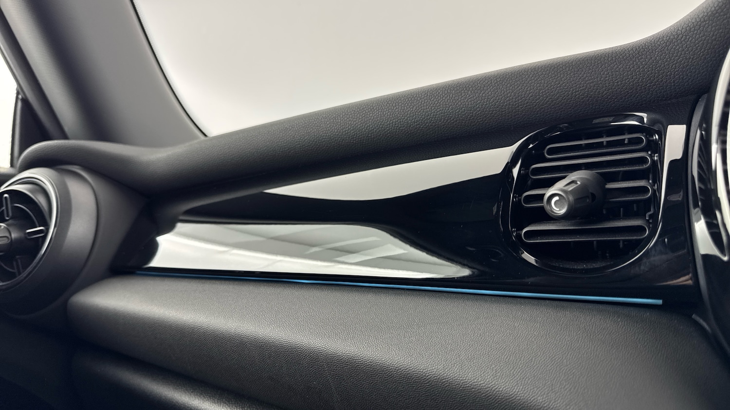 Used MINI Hatch 2021 for sale - 76956991: Photo 31