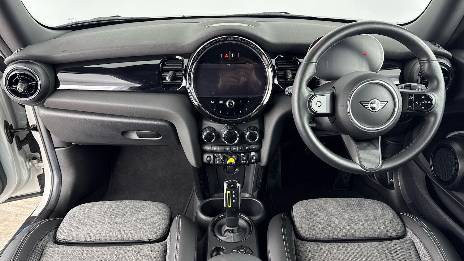 Used MINI Hatch 2021 for sale - 76956991: Photo 4