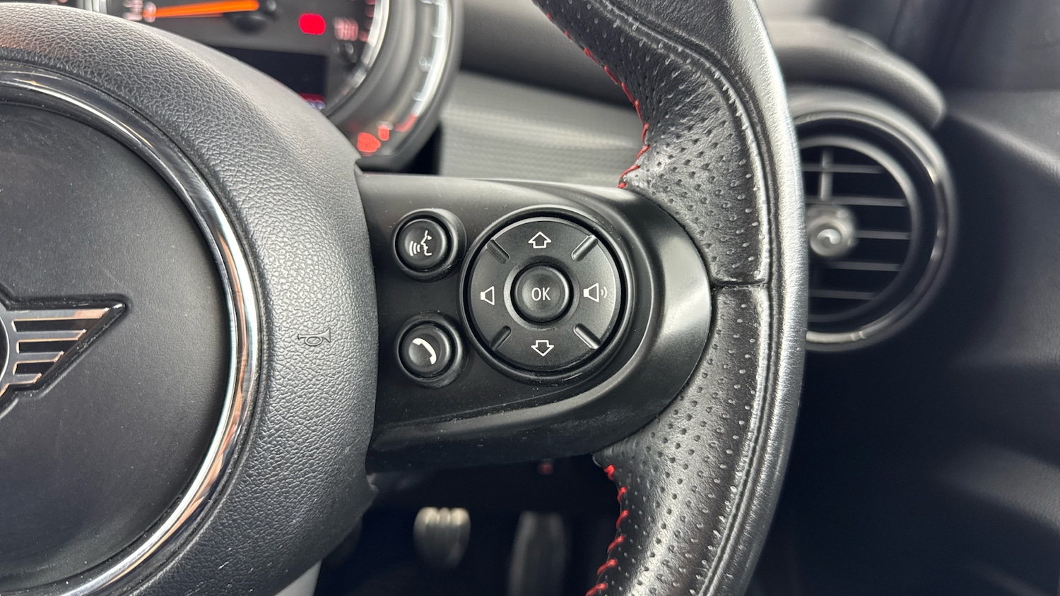 Used MINI Hatch 2019 for sale - 76451805: Photo 18