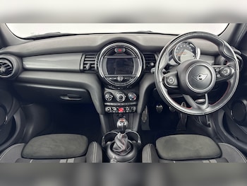 Used MINI Hatch 2019 for sale - 76451805: Photo