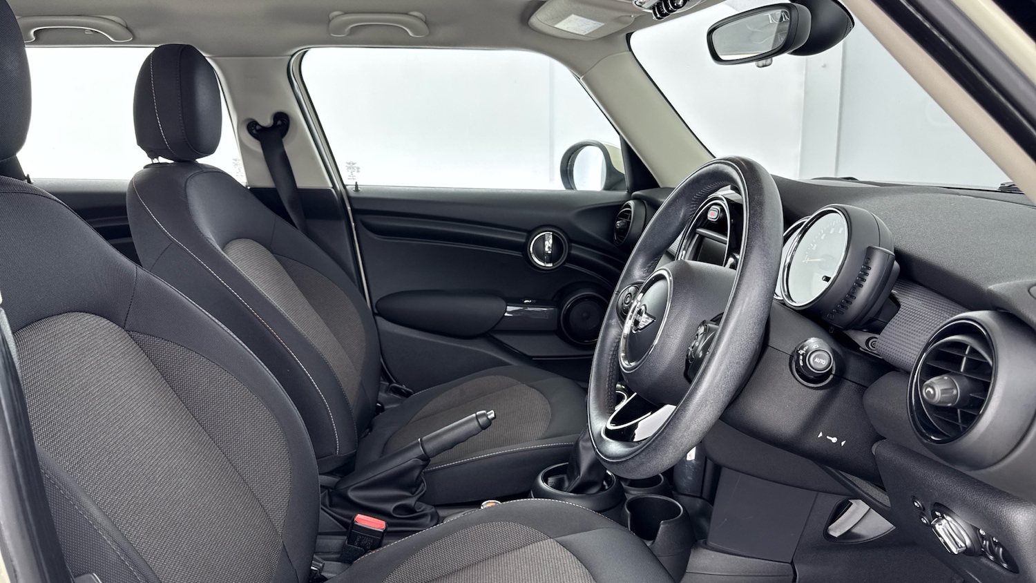 Used MINI Hatch 2017 for sale - 76319980: Photo 11