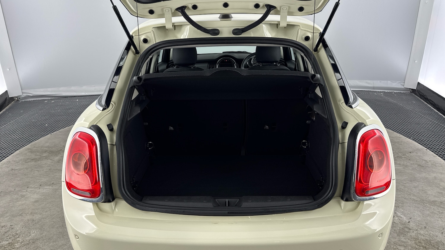 Used MINI Hatch 2017 for sale - 76319980: Photo 13