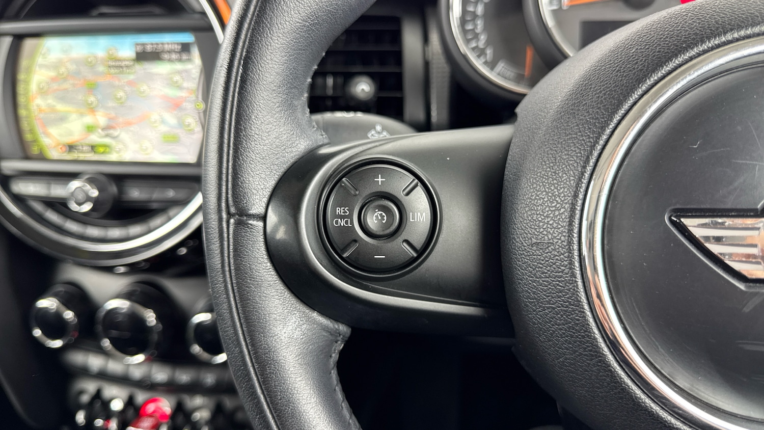 Used MINI Hatch 2017 for sale - 76319980: Photo 17