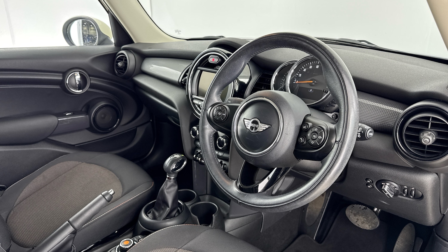 Used MINI Hatch 2017 for sale - 76319980: Photo 6