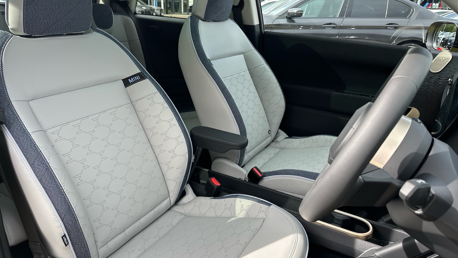 Used MINI Cooper 2025 for sale - 76712308: Photo 11