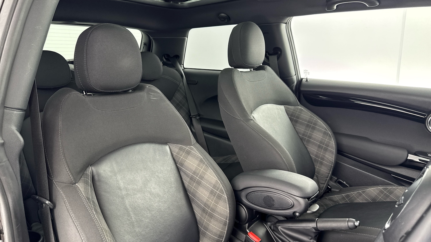 Used MINI Hatch 2018 for sale - 76694181: Photo 28