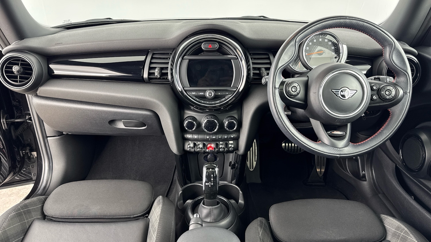 Used MINI Hatch 2018 for sale - 76694181: Photo 4