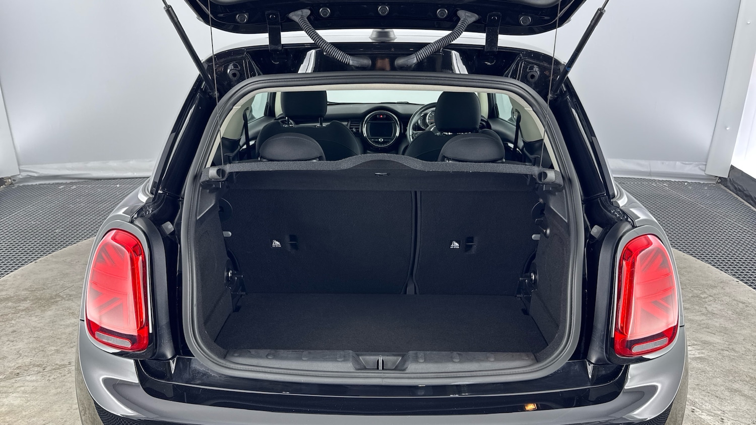 Used MINI Hatch 2018 for sale - 76568347: Photo 13