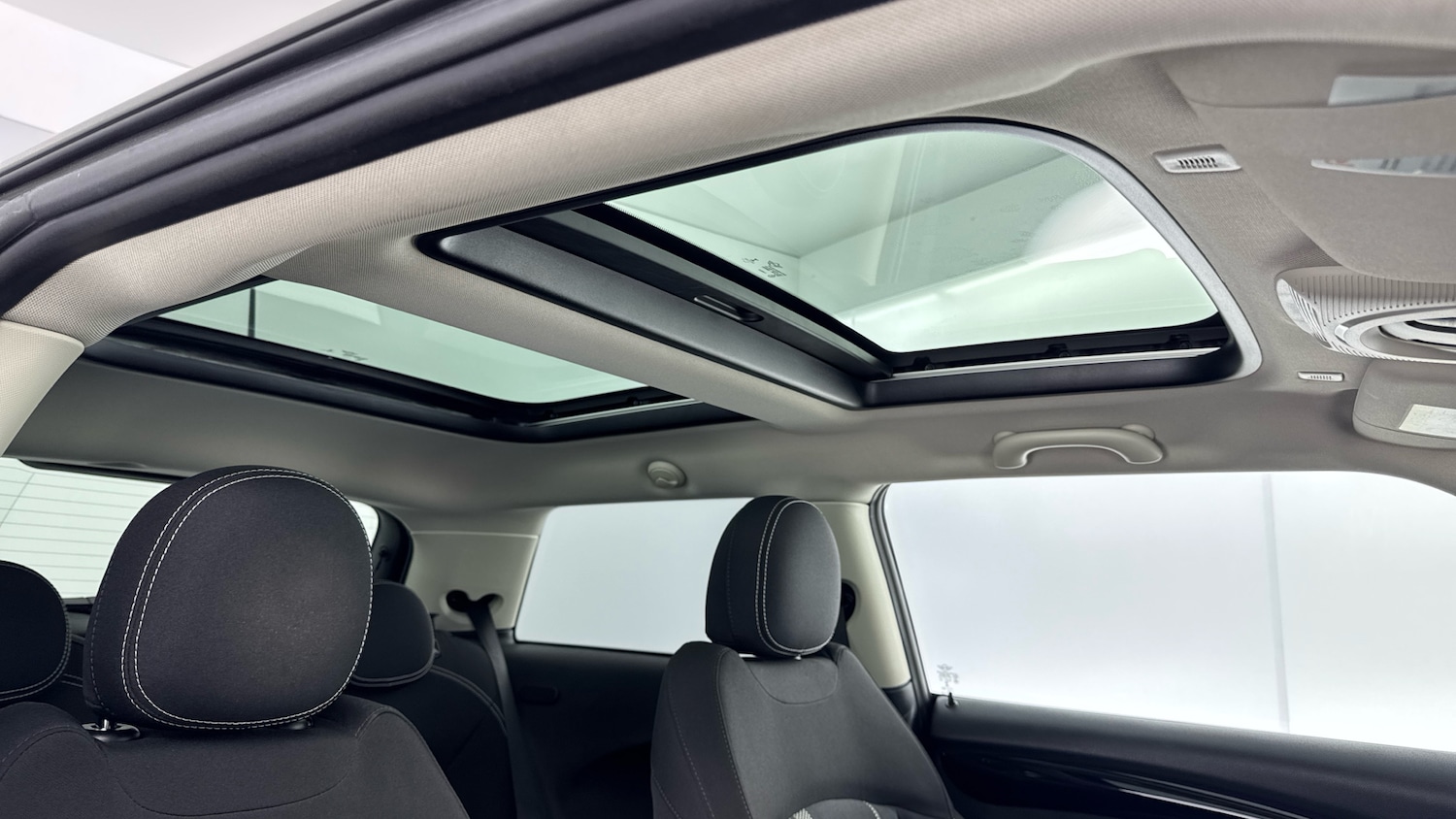 Used MINI Hatch 2018 for sale - 76568347: Photo 17