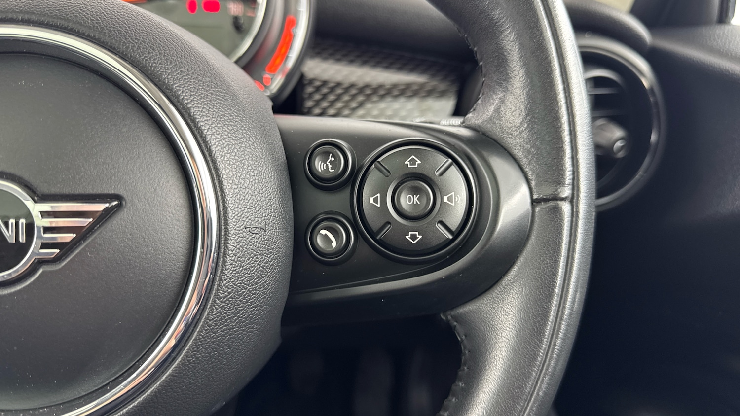 Used MINI Hatch 2018 for sale - 76568347: Photo 19