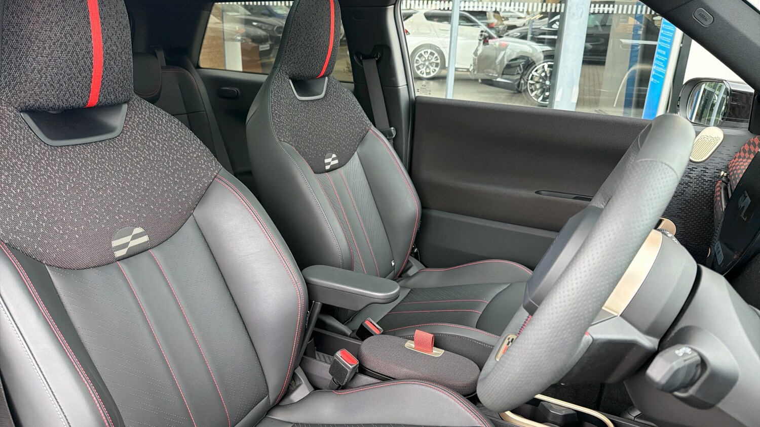 Used MINI Cooper 2024 for sale - 78176372: Photo 11