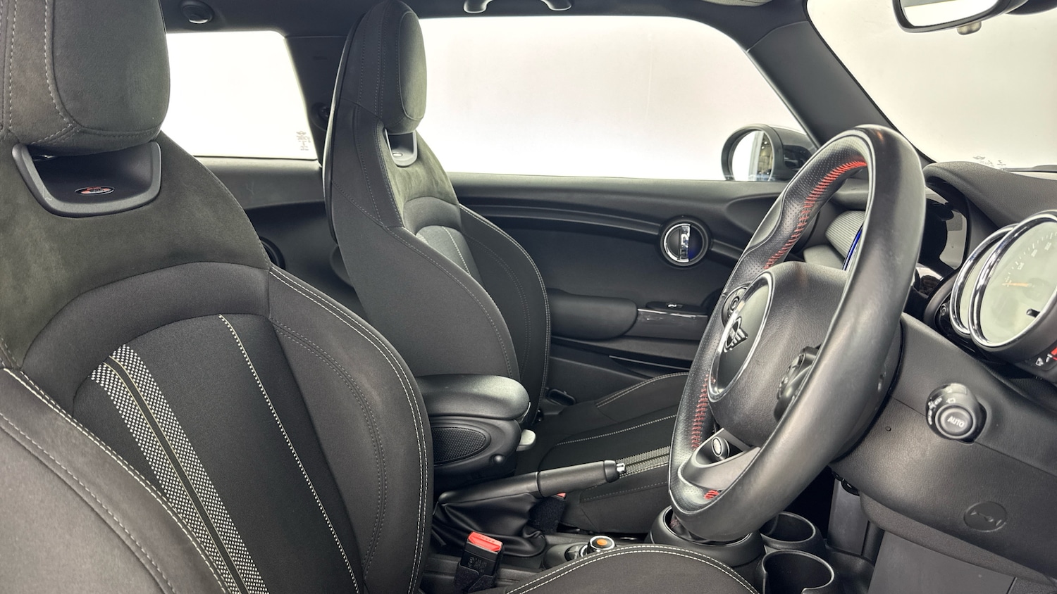 Used MINI Hatch 2019 for sale - 77968500: Photo 11