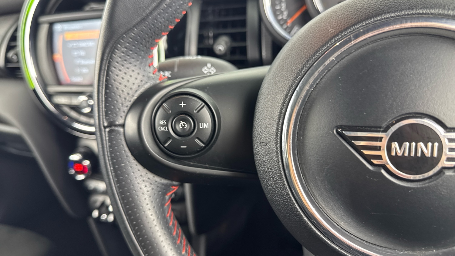 Used MINI Hatch 2019 for sale - 77968500: Photo 17