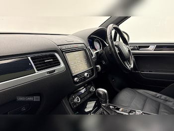 Used Volkswagen Touareg 2017 for sale - 75372162: Photo