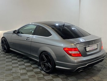Used Mercedes-Benz C Class 2014 for sale - 76473986: Photo