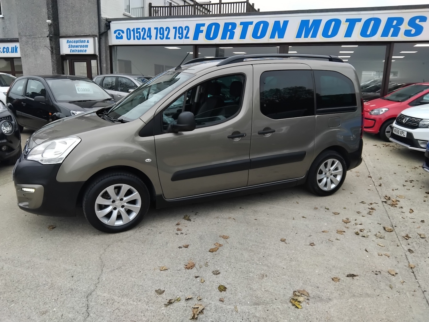 Used Peugeot Partner Tepee 2017 for sale - 76375080: Photo 11