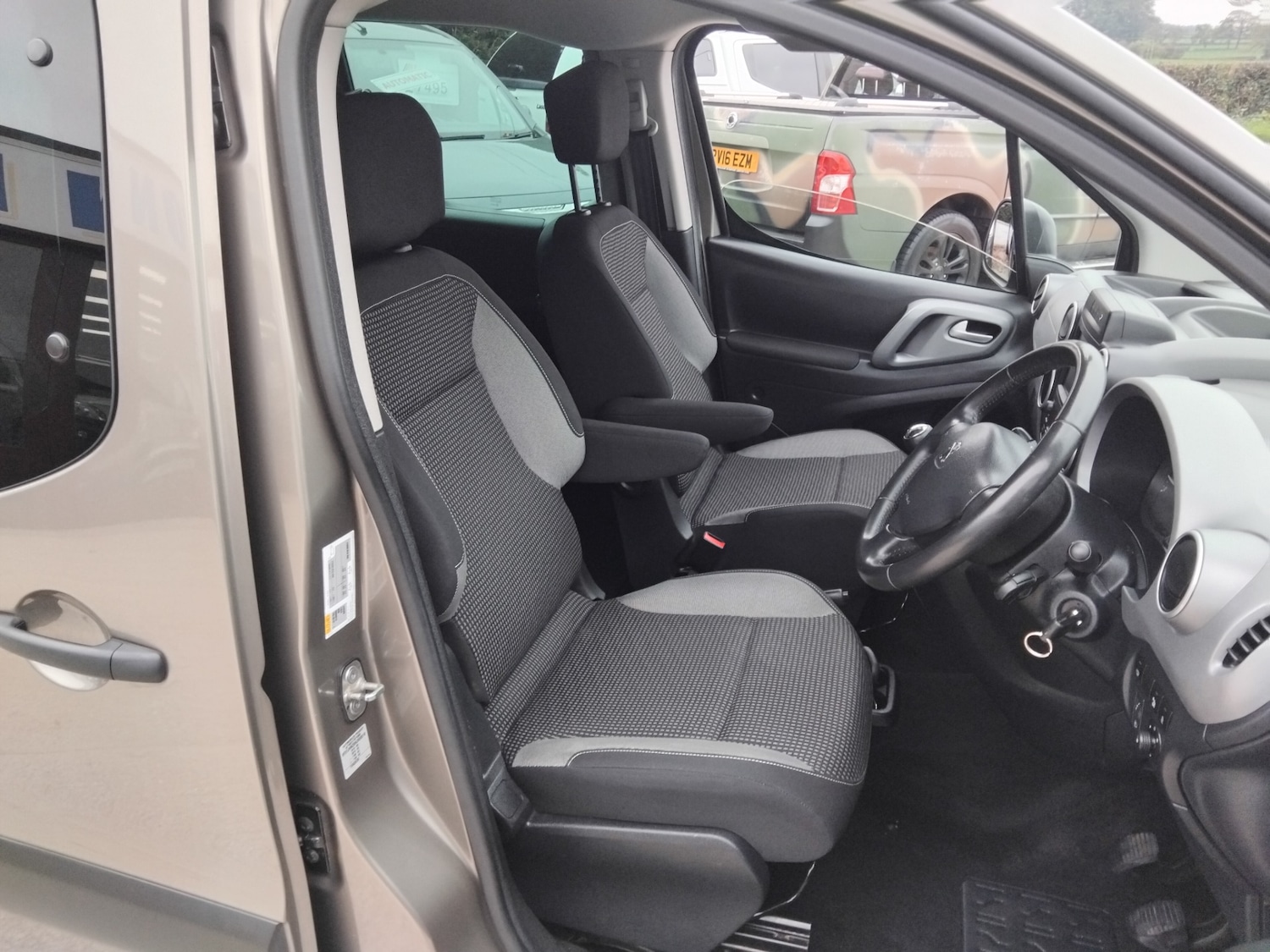 Used Peugeot Partner Tepee 2017 for sale - 76375080: Photo 17