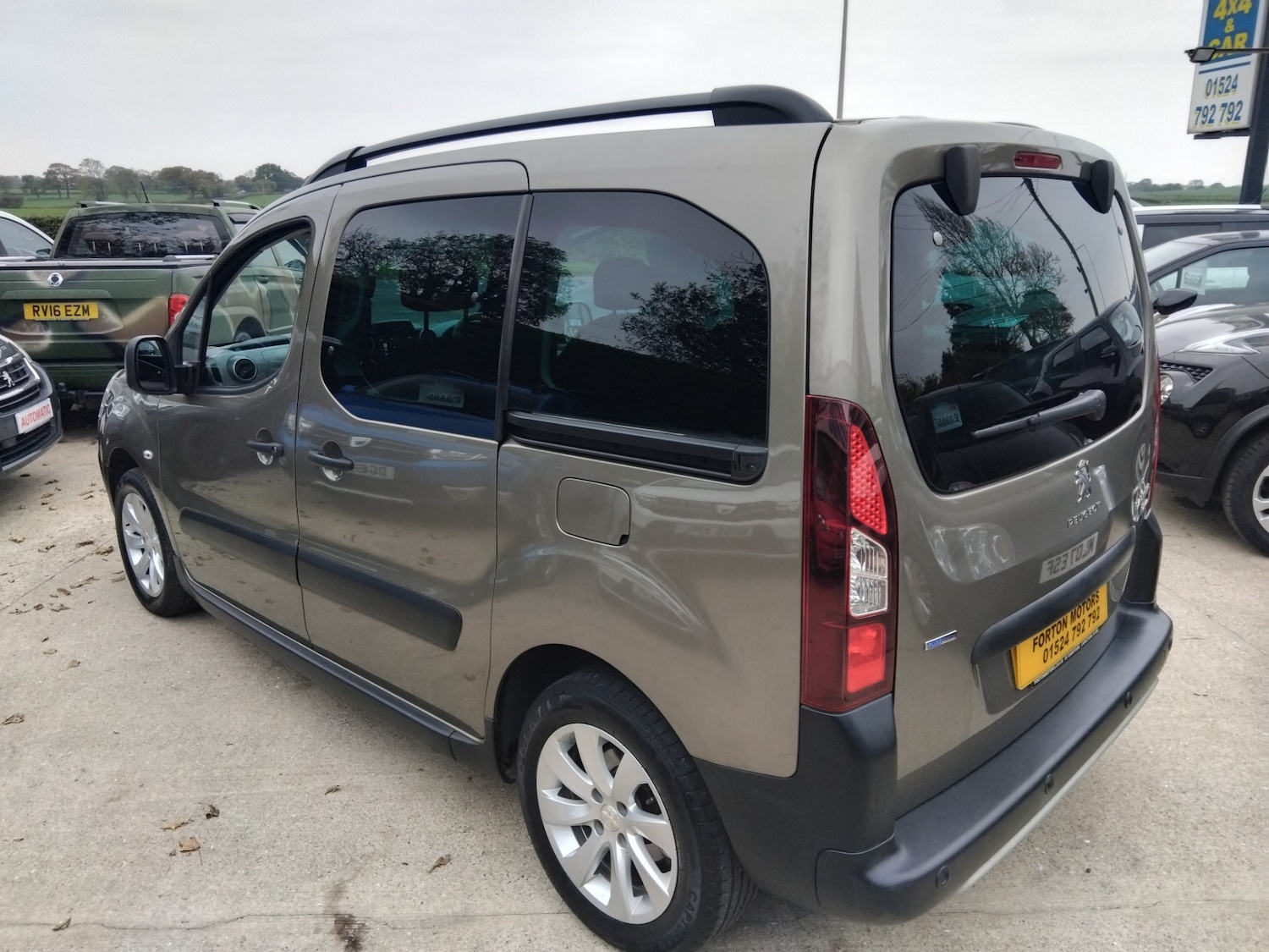 Used Peugeot Partner Tepee 2017 for sale - 76375080: Photo 6