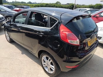 Used Ford Fiesta 2015 for sale - 79021154: Photo