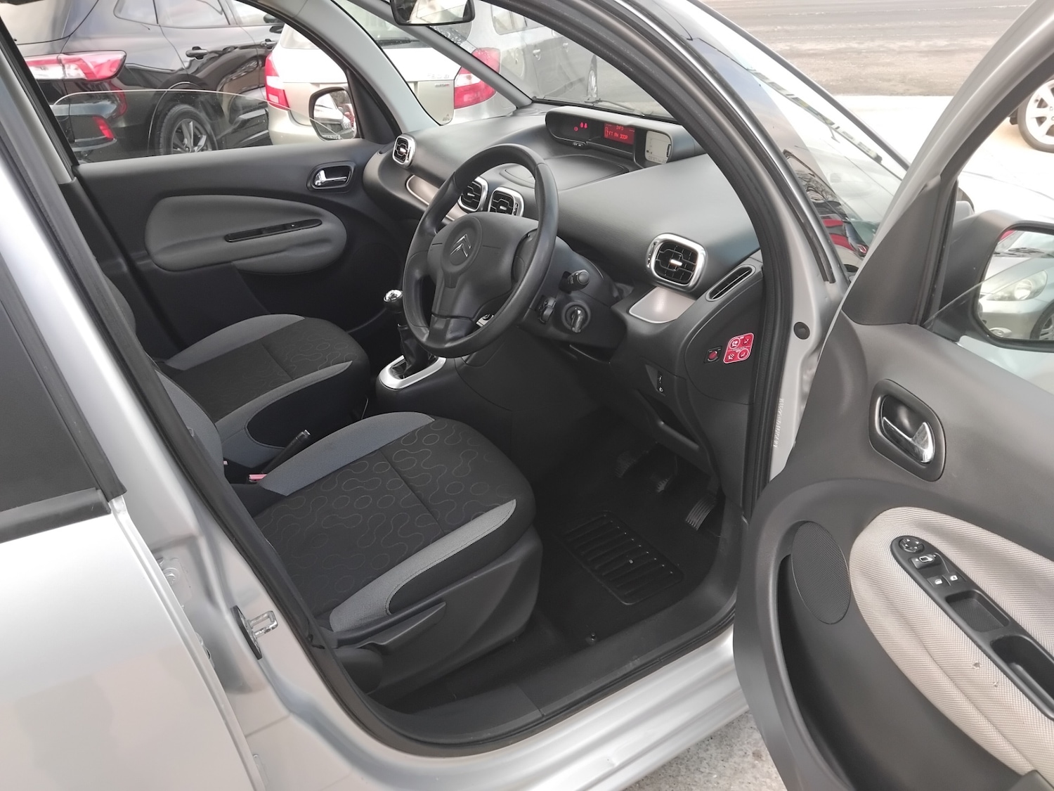 Used Citroen C3 Picasso 2011 for sale - 77391748: Photo 19