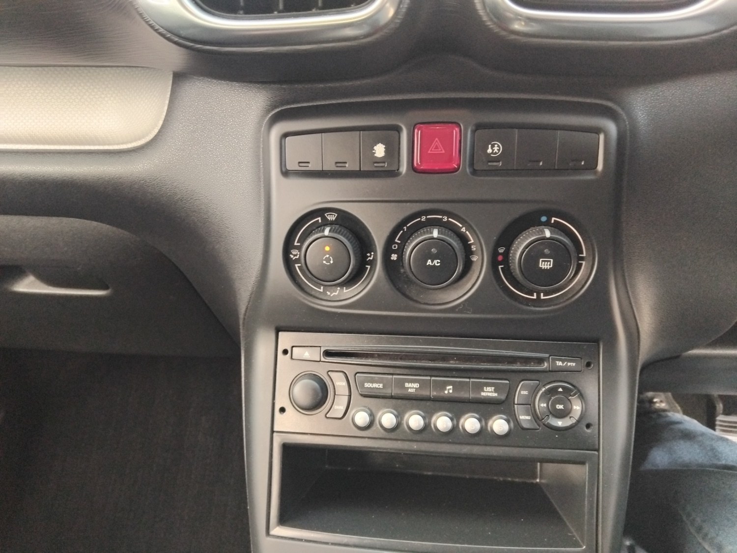 Used Citroen C3 Picasso 2011 for sale - 77391748: Photo 24