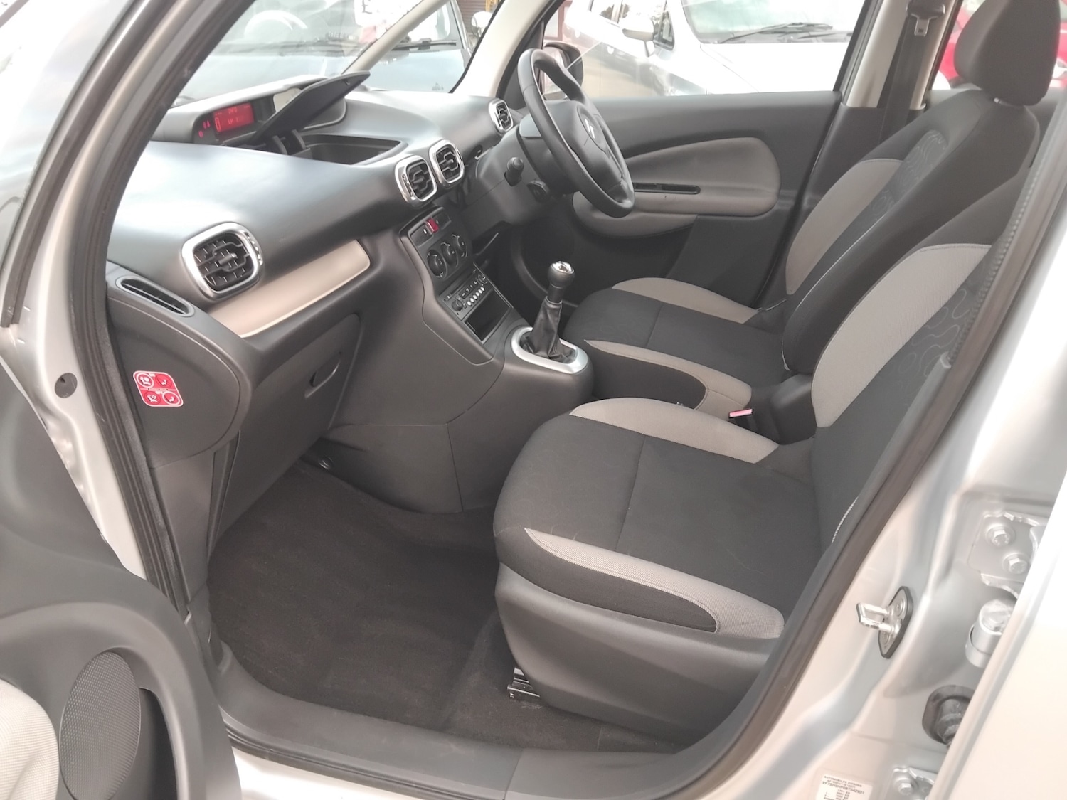 Used Citroen C3 Picasso 2011 for sale - 77391748: Photo 26