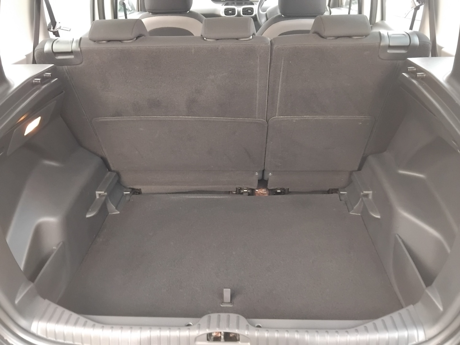 Used Citroen C3 Picasso 2011 for sale - 77391748: Photo 32