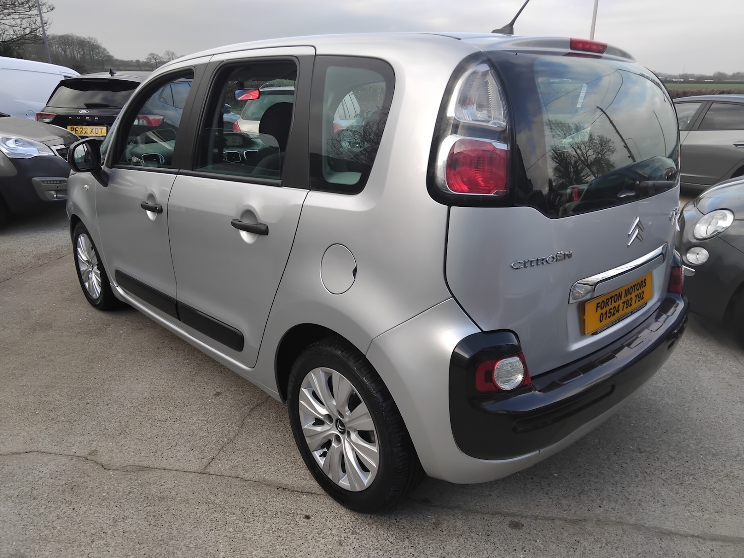 Used Citroen C3 Picasso 2011 for sale - 77391748: Photo 6