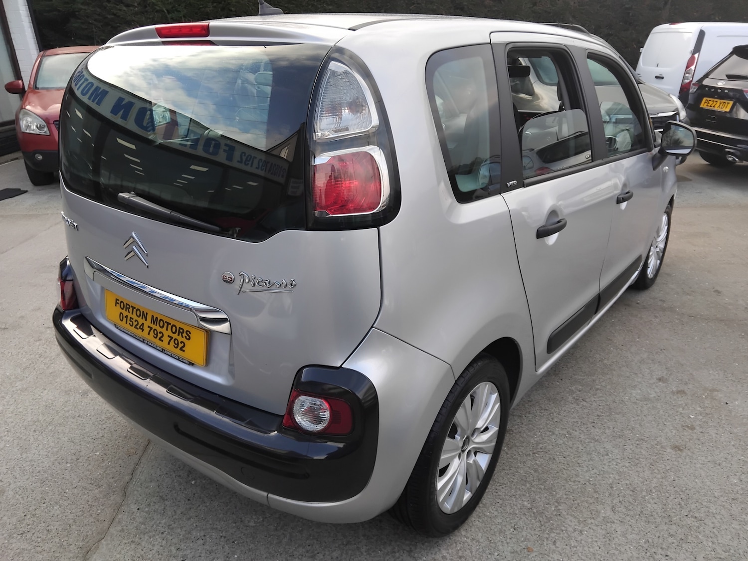 Used Citroen C3 Picasso 2011 for sale - 77391748: Photo 8