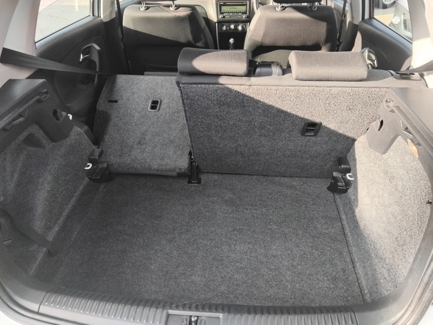 Used Volkswagen Polo 2011 for sale - 77450161: Photo 29