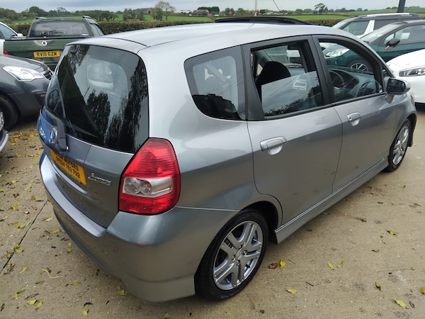 Used Honda Jazz 2006 for sale - 76159618: Photo 11