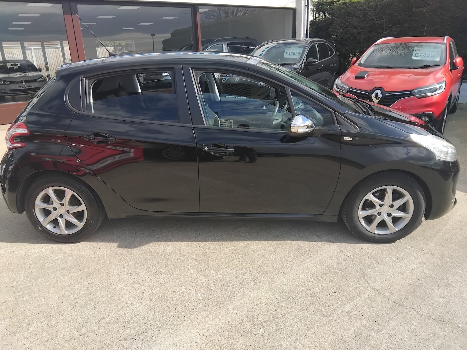 Used Peugeot 208 2014 for sale - 78210501: Photo 9