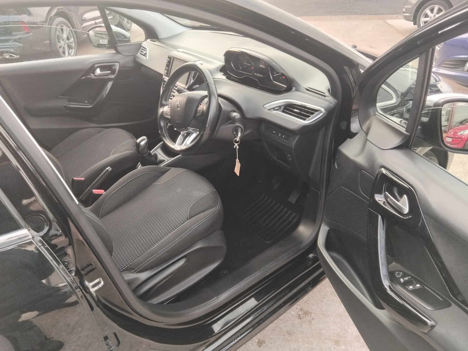 Used Peugeot 208 2016 for sale - 77542741: Photo 15