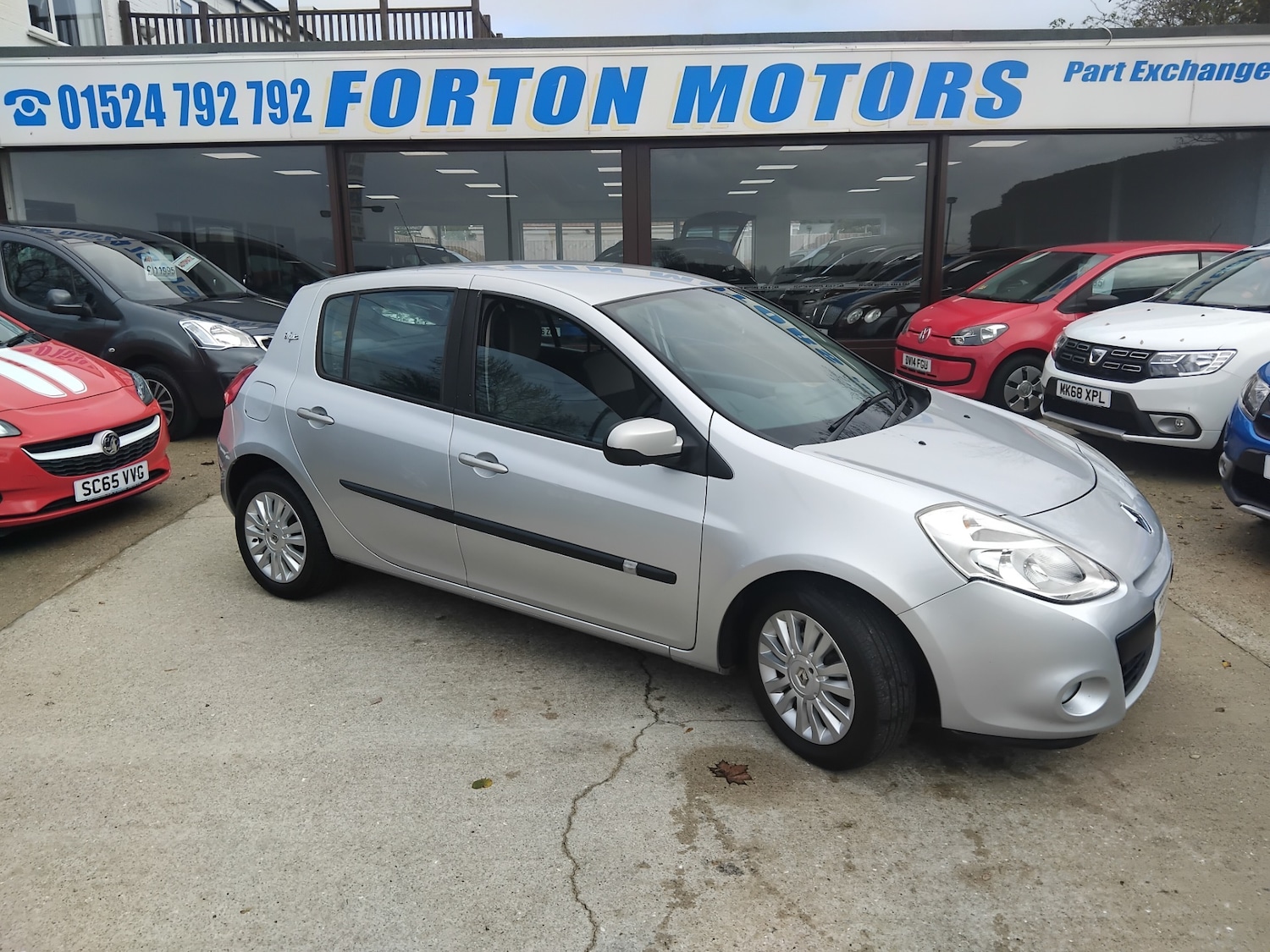 Used Renault Clio 2010 for sale - 76436584: Photo 1