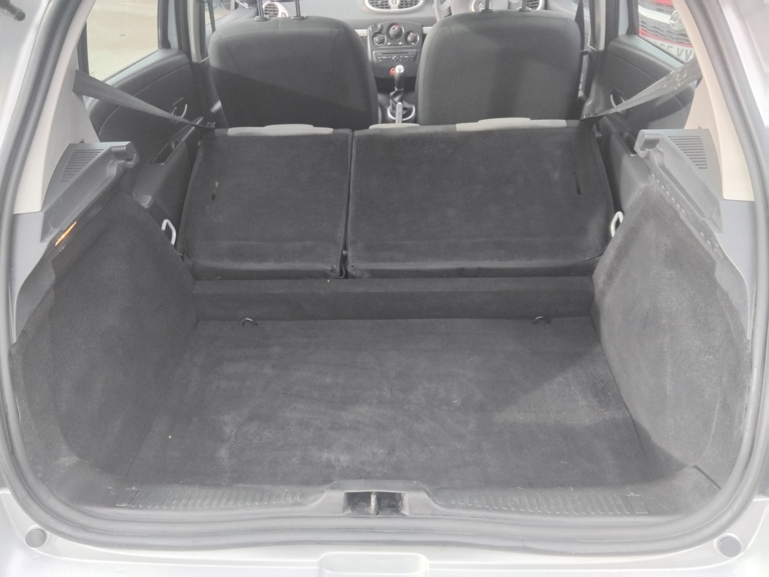 Used Renault Clio 2010 for sale - 76436584: Photo 21