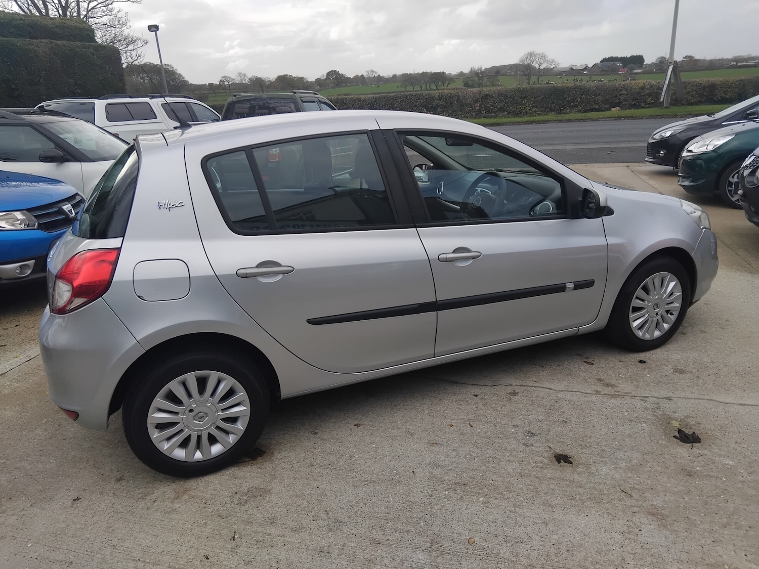 Used Renault Clio 2010 for sale - 76436584: Photo 8