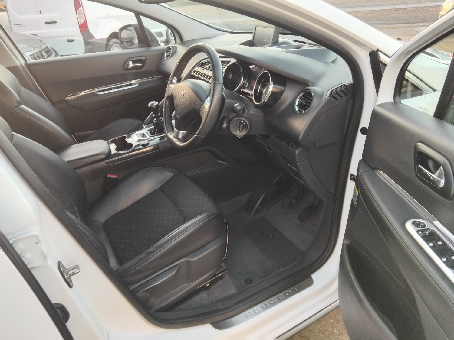 Used Peugeot 3008 2015 for sale - 77245342: Photo 17