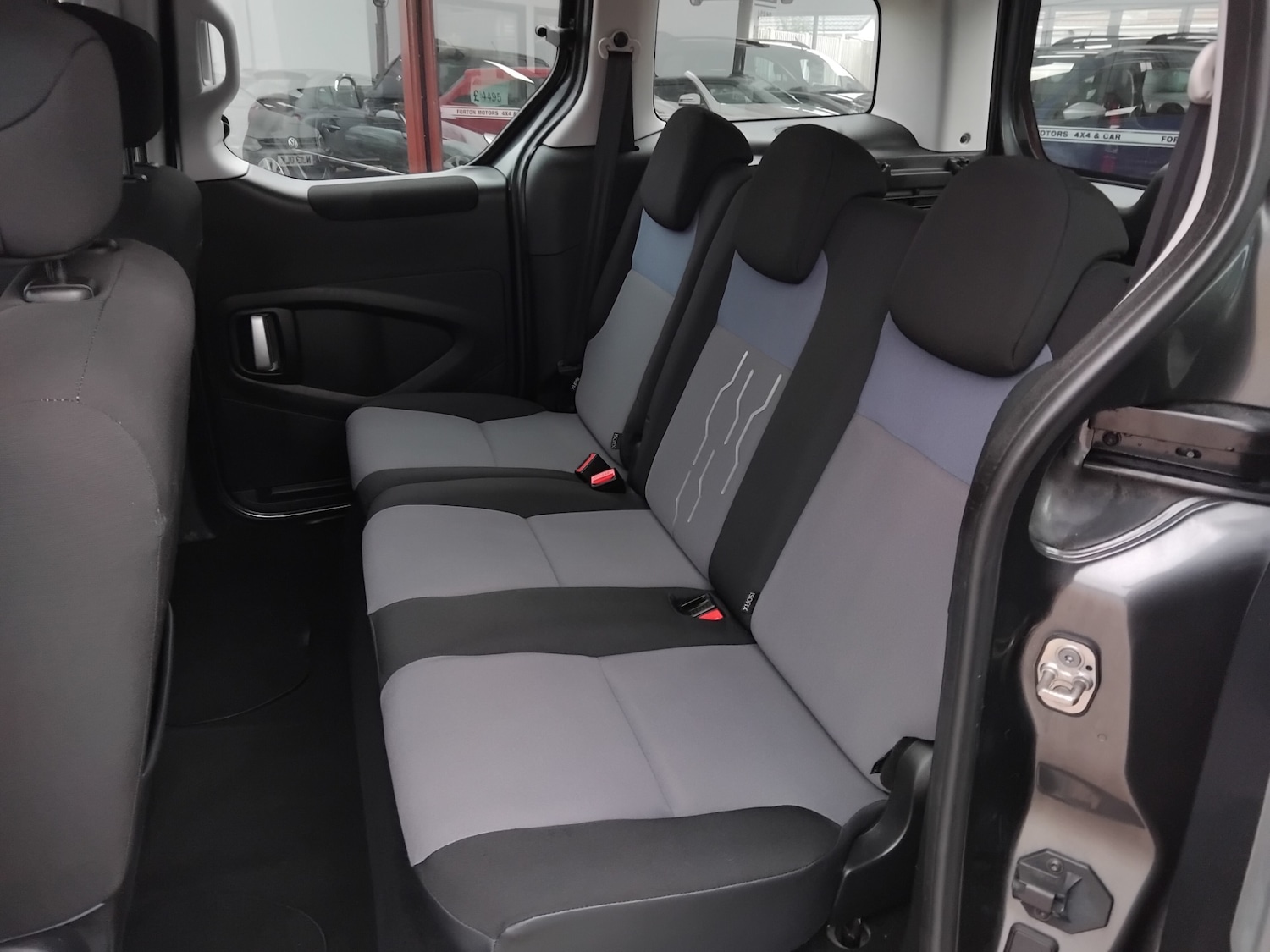 Used Peugeot Partner Tepee 2015 for sale - 76436586: Photo 27