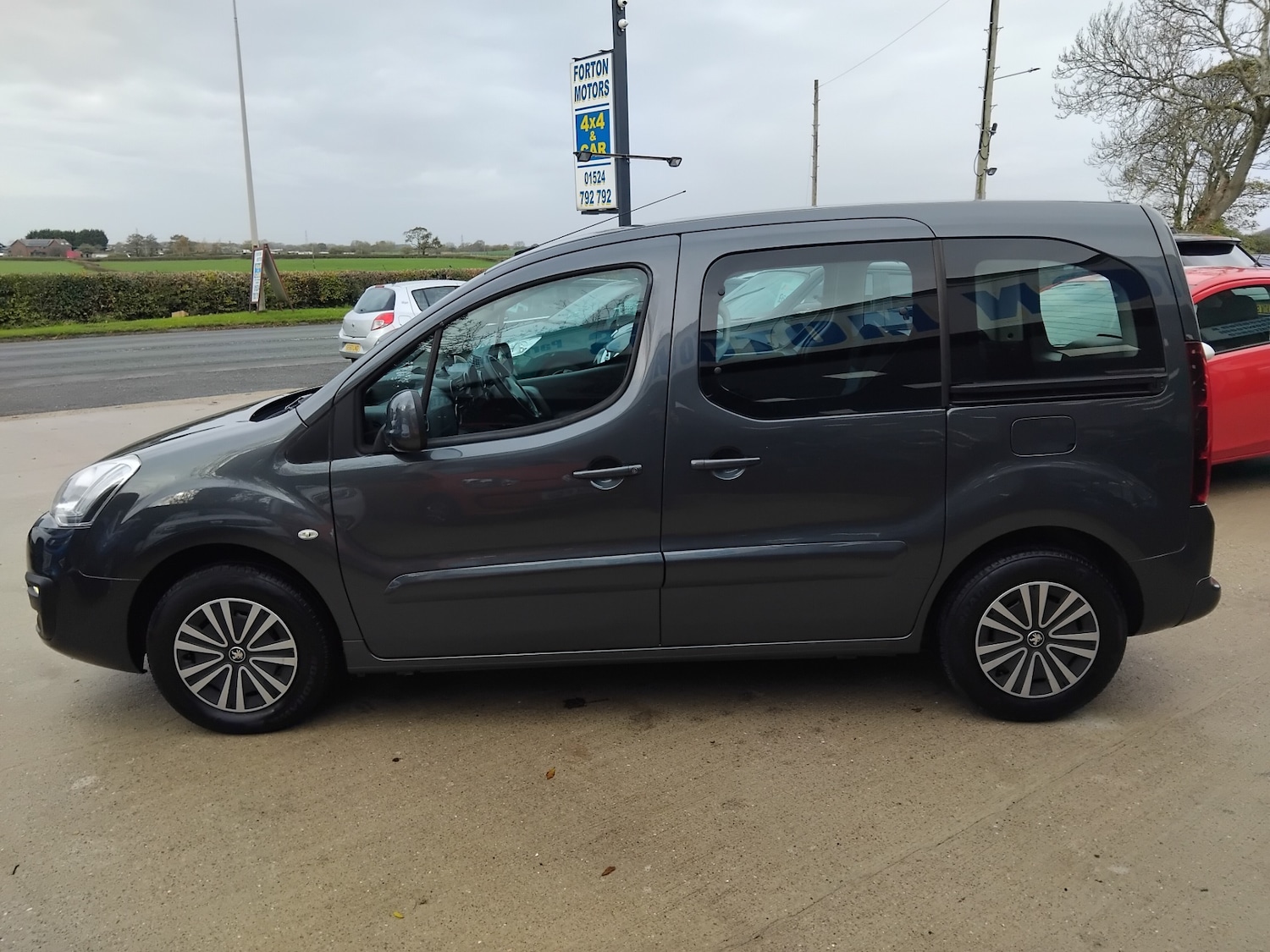 Used Peugeot Partner Tepee 2015 for sale - 76436586: Photo 5