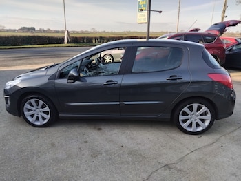 Used Peugeot 308 2013 for sale - 77160616: Photo