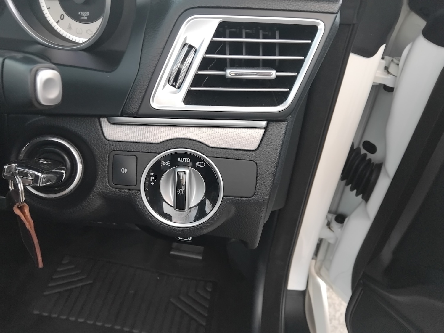 Used Mercedes-Benz E Class 2015 for sale - 76312187: Photo 26